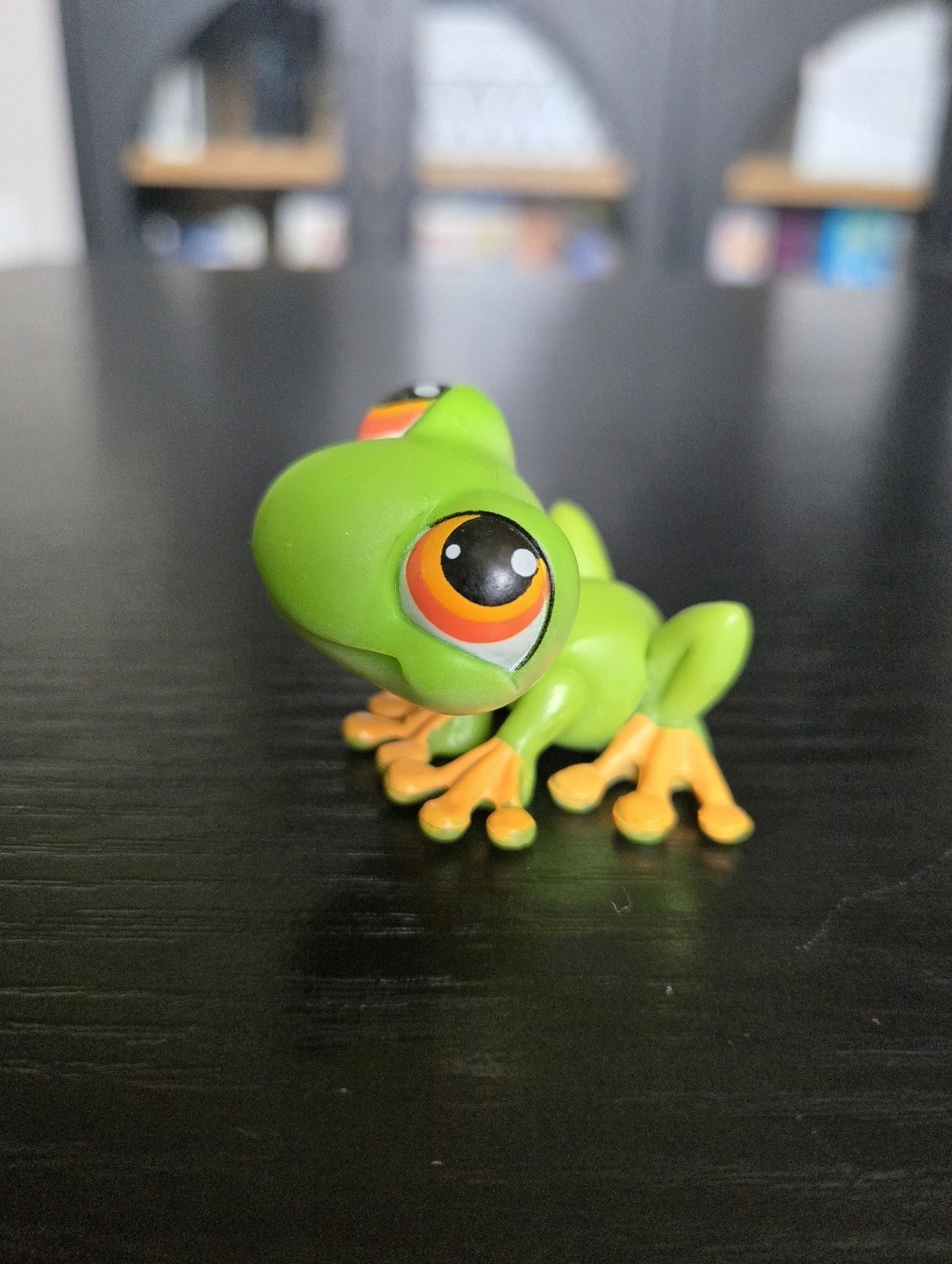 Littlest Pet Shop #264 Green Frog Orange Eyes LPS